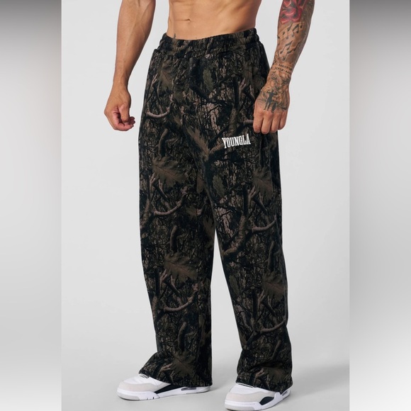 YoungLA Other - YOUNGLA 2133 TREE CAMO BAGGY SWEATS - Size X-Large